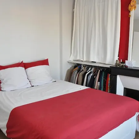 Apartment Warm In The Batignolles Neighborhood Paris